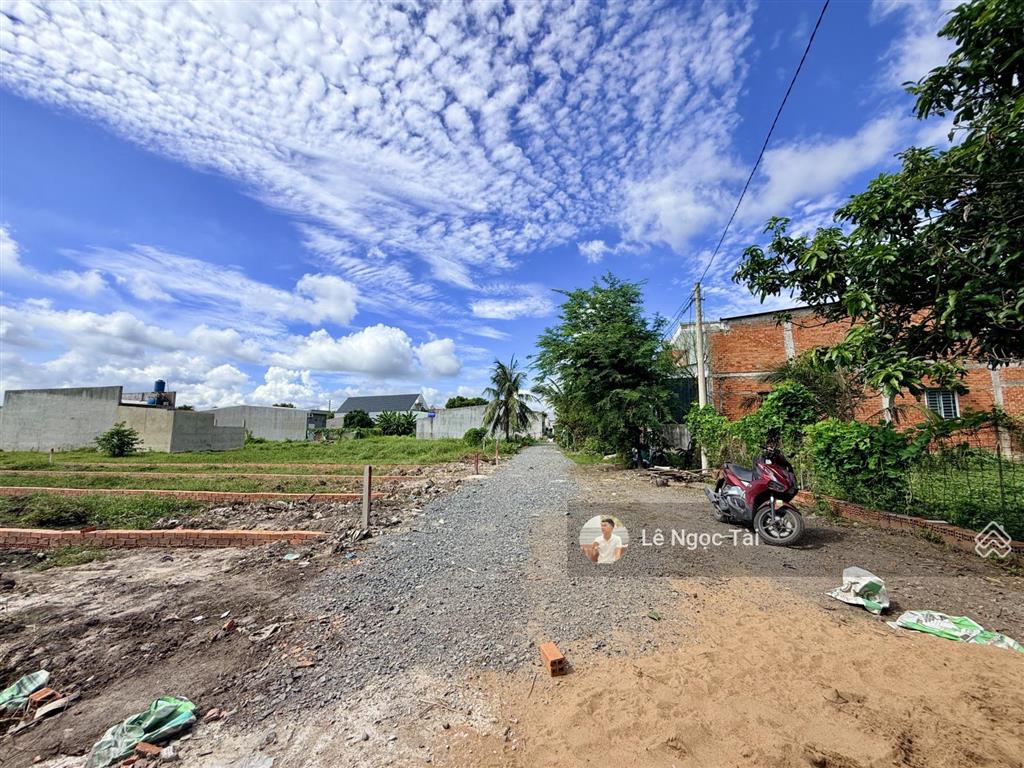Đất thị trấn đức hoà 108m2 giá 750tr đường ô tô