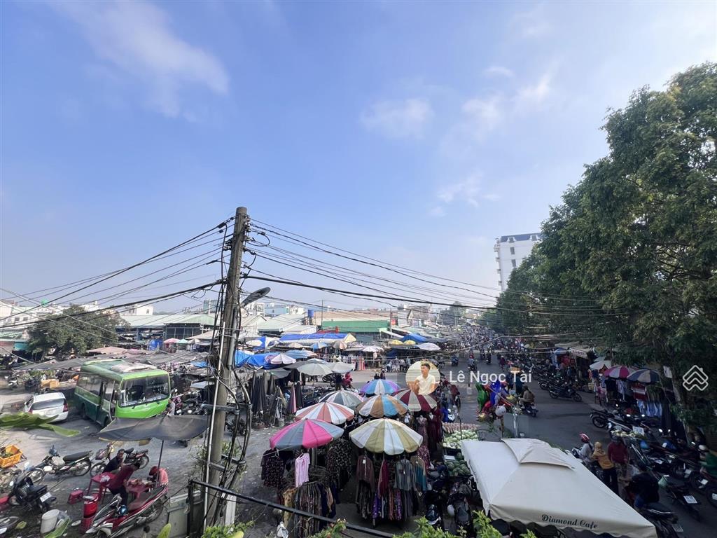Nhà hoàn công sát kcn tân đức 5x21m giá 1ty450