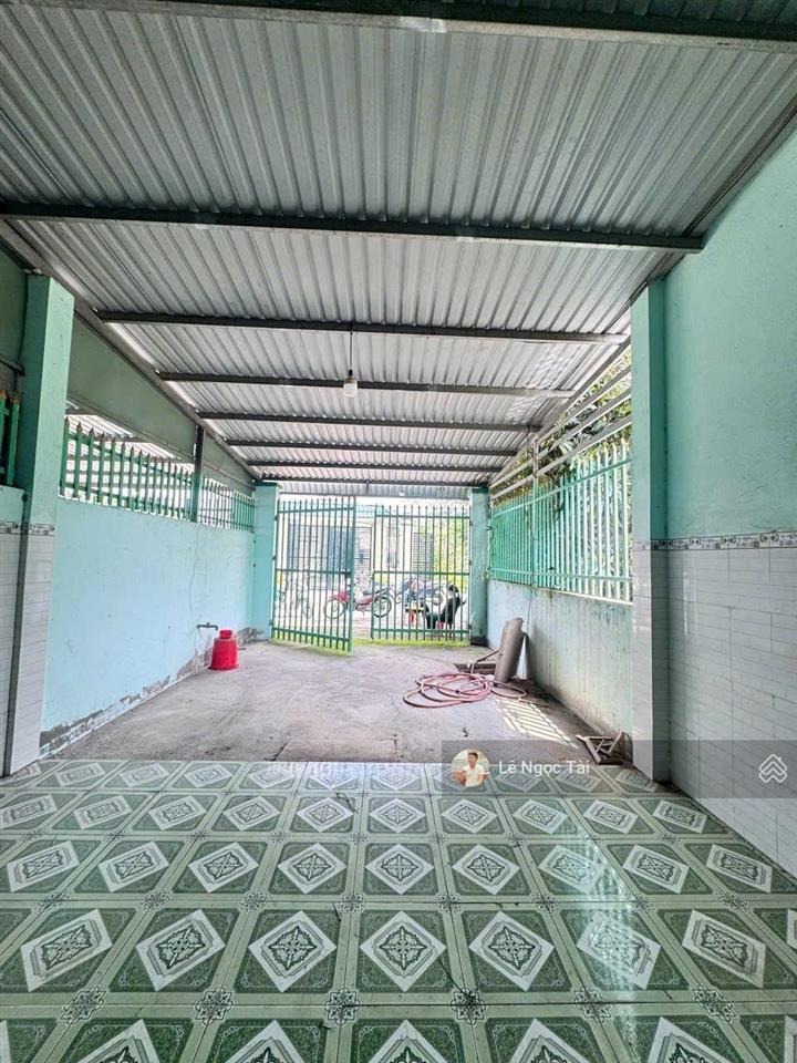 Nhà 1/823d 4,5x27m giá 1ty350 đường bê tông thông