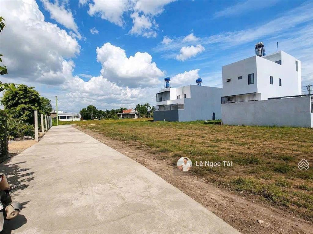 Đất đức hòa đông đường bê tông 10x20m giá 1ty250