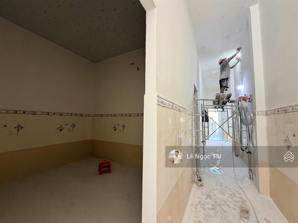 Nhà thị trấn đức hoà sát cv võ văn tần 5x30m giá 1ty5