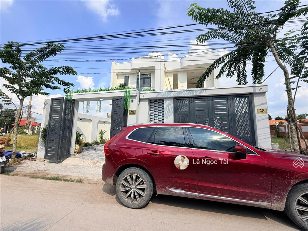 Nhà đức hòa đông có hồ bơi 5x28m giá 2ty550 có 3 phòng ngủ 3 vệ sinh