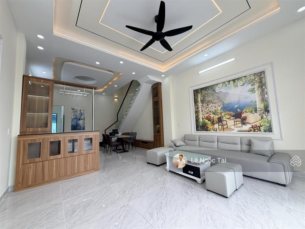 Nhà đức hòa đông có hồ bơi 5x28m giá 2ty550 có 3 phòng ngủ 3 vệ sinh