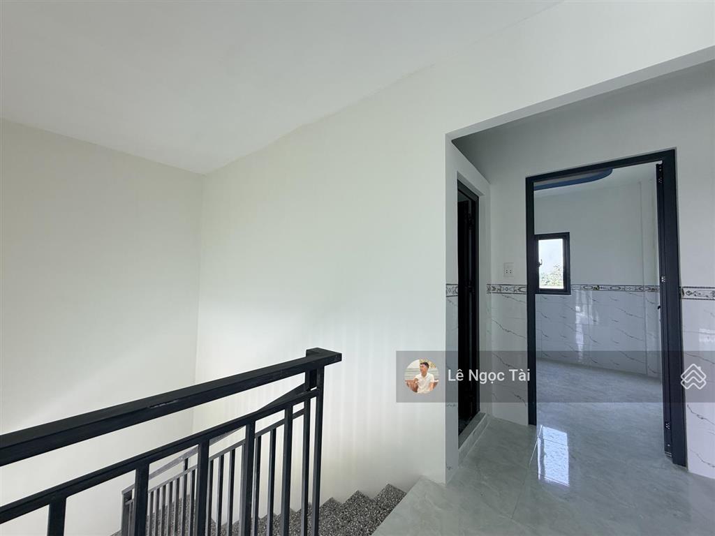 Nhà 1 trệt 1 lầu đức hòa đường ô tô giá 1 tỷ 050