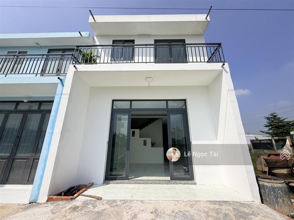 Nhà 1 trệt 1 lầu đức hòa đường ô tô giá 1 tỷ 050