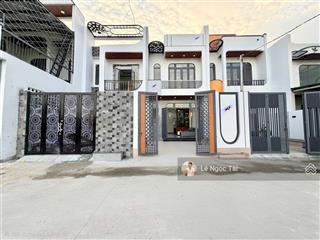 Nhà sát chợ chiều 5x22m kết cấu 3 phòng ngủ 3 vệ sinh