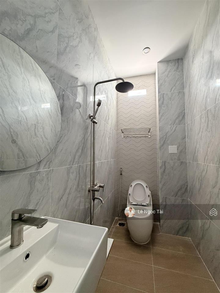 Nhà sát chợ chiều 5x22m kết cấu 3 phòng ngủ 3 vệ sinh