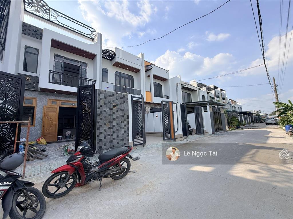 Nhà sát chợ chiều 5x22m kết cấu 3 phòng ngủ 3 vệ sinh