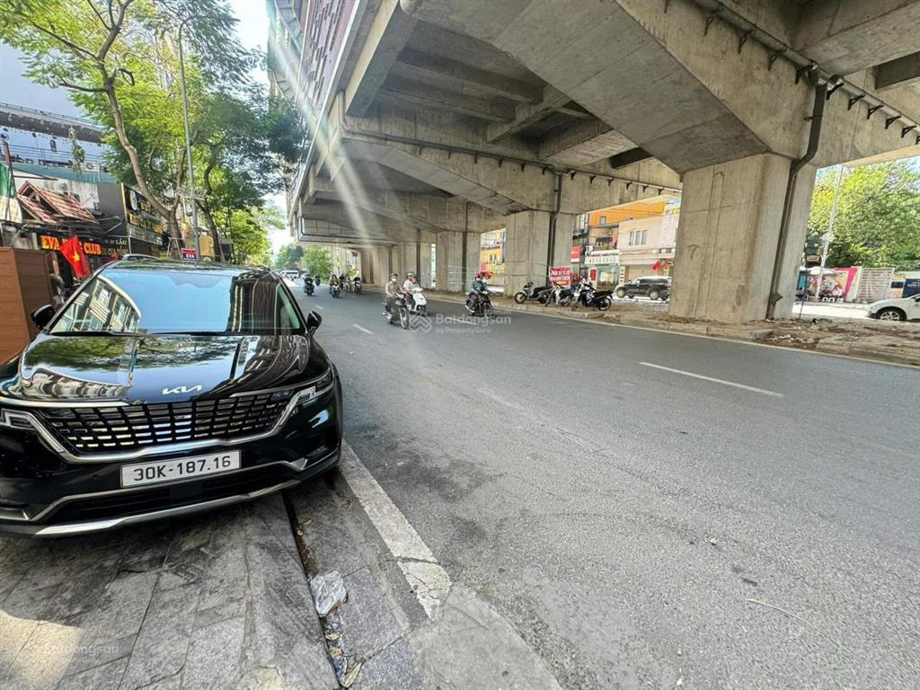 Bán nhà mặt phố hoàng cầu 183m2, đối diện hồ, vỉa hè rộng, đang kinh doanh 54 tỷ