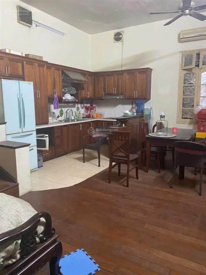 Bán nhà mặt phố hoàng cầu 183m2, đối diện hồ, vỉa hè rộng, đang kinh doanh 54 tỷ
