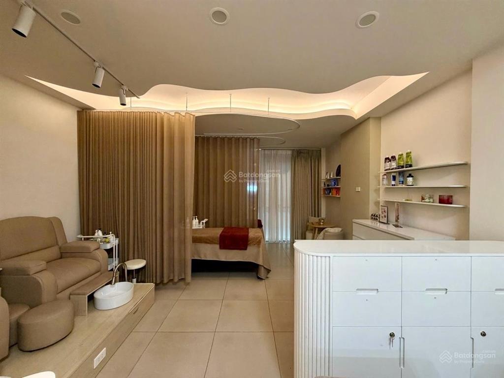 Bán nhà mặt phố trung tâm ba đình 50m 6 tầng có hầm 38 tỷ thương lượng