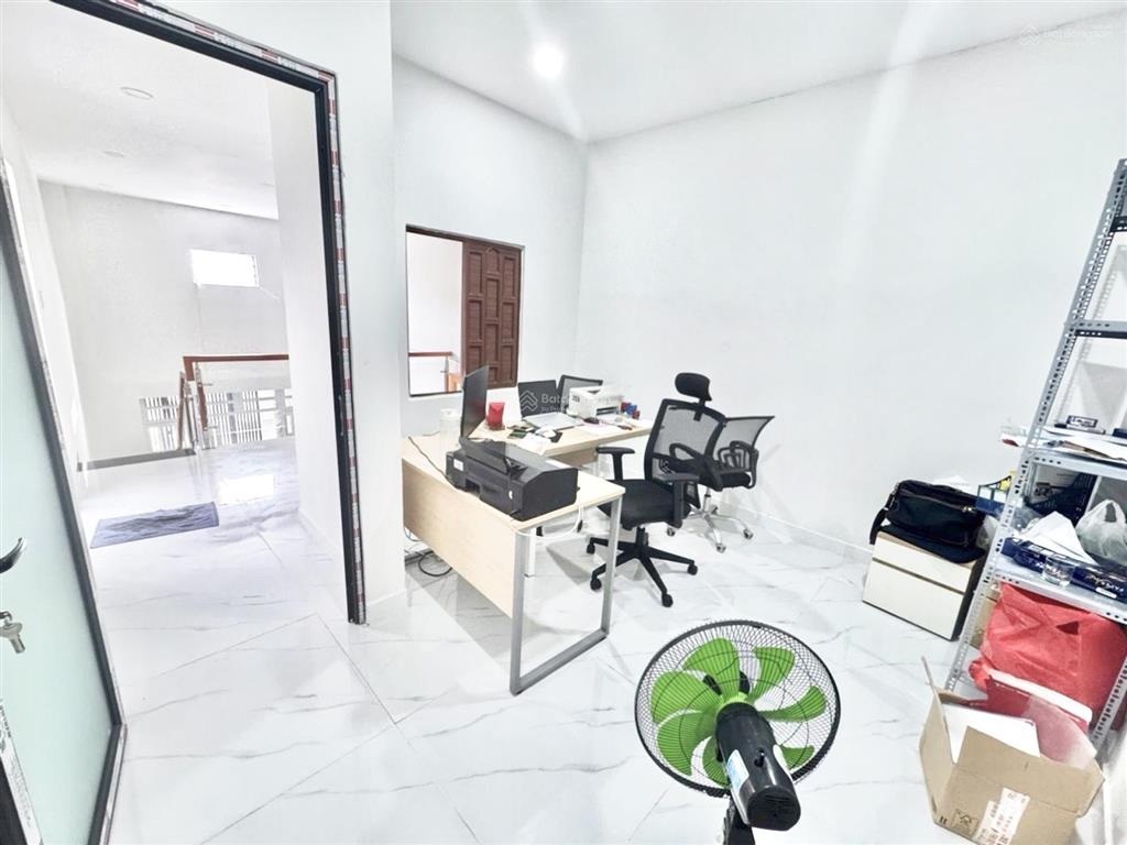 Lê văn việt  nhà 2 tầng  mặt tiền có thể kinh doanh  82m2  5 tỷ x tl