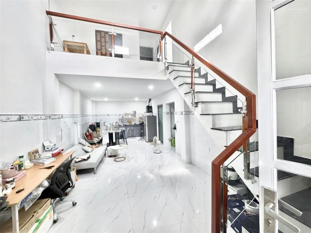 Lê văn việt  nhà 2 tầng  mặt tiền có thể kinh doanh  82m2  5 tỷ x tl