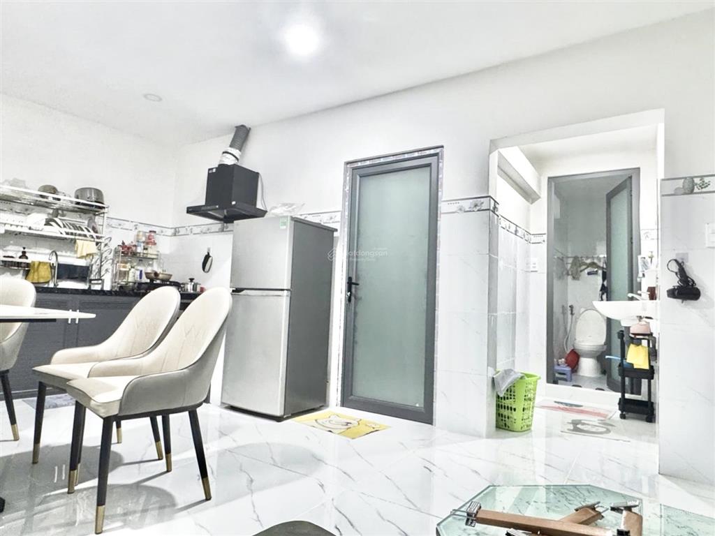 Lê văn việt  nhà 2 tầng  mặt tiền có thể kinh doanh  82m2  5 tỷ x tl