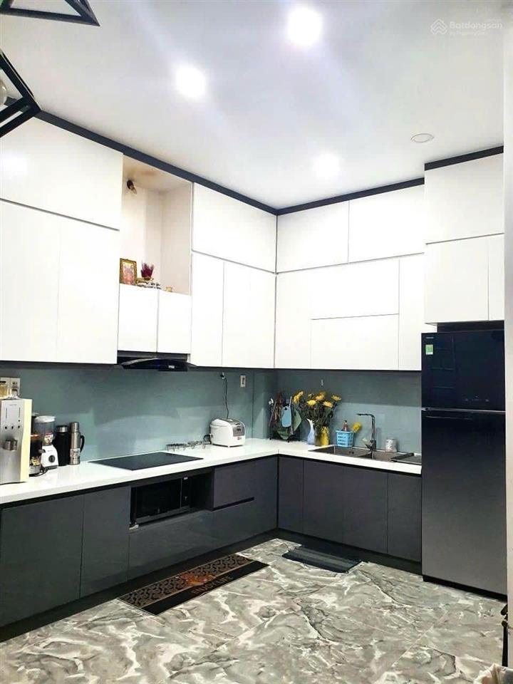 Mặt tiền có thể kinh doanhnhà 3 tầng gần vincom lê văn việt80m²ngang 6mđường 6mgiá 5,8 tỷ