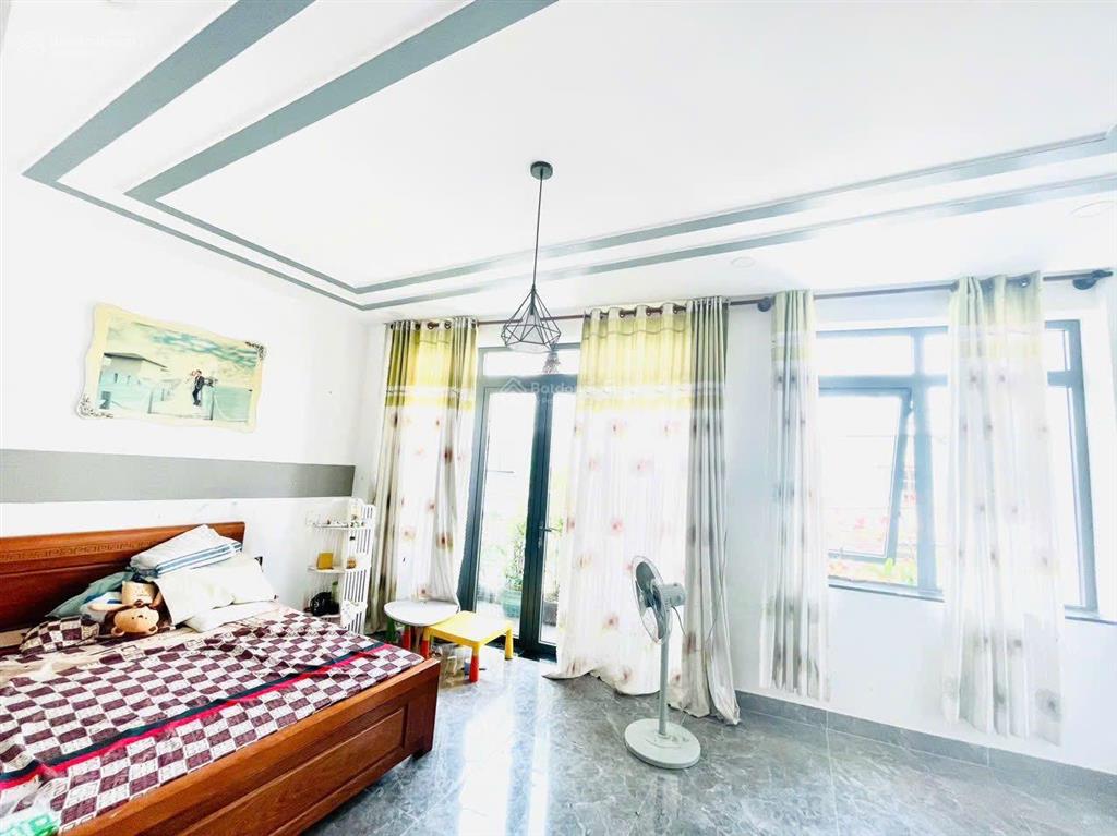 Mặt tiền có thể kinh doanhnhà 3 tầng gần vincom lê văn việt80m²ngang 6mđường 6mgiá 5,8 tỷ