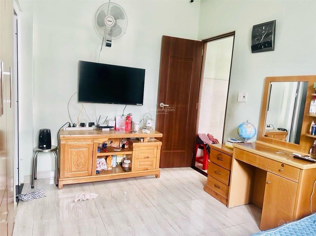 Chỉ 5,x tỷ nhà 4 tầng p. phước long a  sàn 150m2  4pn