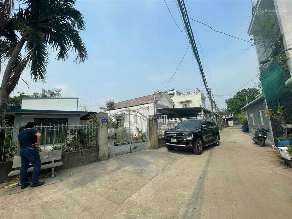 Chỉ 4,999tỷ  khu xây 4 tầng  ngang 7m, 132m2, đất tặng nhà ngay xa lộ hà nội  metro q9