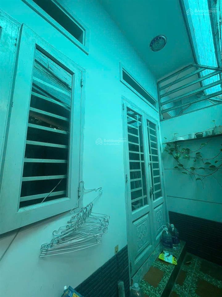 5,9 tỷ tl  chdv 3 tầng 20 triệu tháng, ngay ngã 3 lê văn việt, man thiện