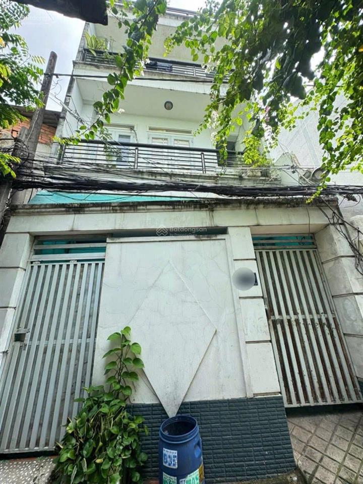 5,9 tỷ tl  chdv 3 tầng 20 triệu tháng, ngay ngã 3 lê văn việt, man thiện