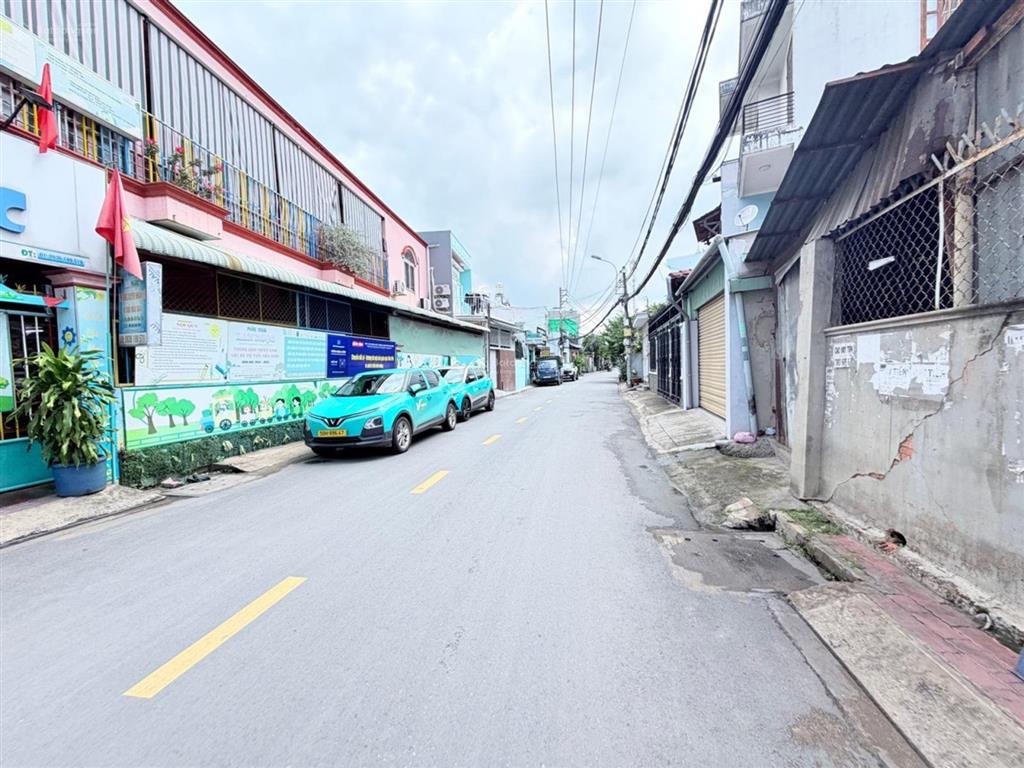 Chỉ 5.3 tỷ  ngang 6.5m, 88m2, dãy trọ hxh ngay vincom lê văn việt q9