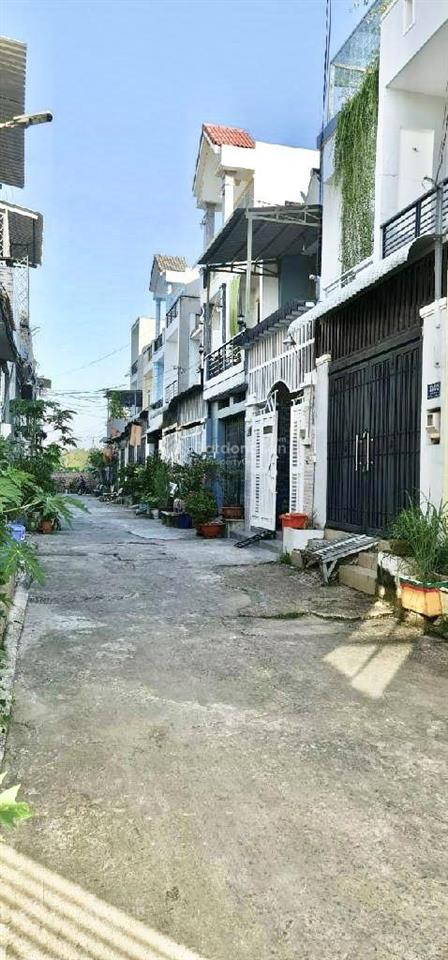 Rẻ 3,9 tỷ  nhà 3 tầng  đường xe tải  cho thuê 6.5tr  quận 9