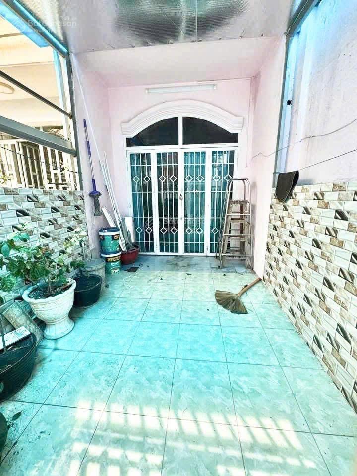 Chỉ 3,6 tỷ  trương văn thành  hiệp phú  2 tầng  5 pn  54m2 đất  82m2 sàn