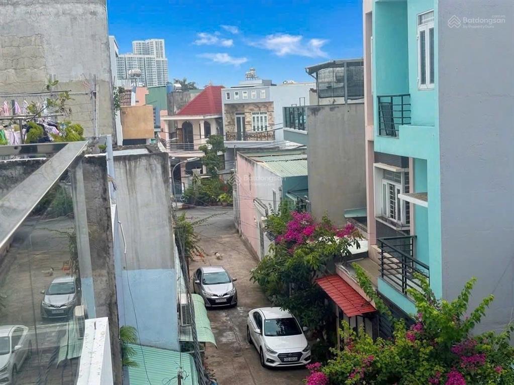 5,5 tỷ ngộp bán gấp 4,7 tỷ  4 tầng  cho thuê 12tr  đường ôtô  gần vinhome grand park q9