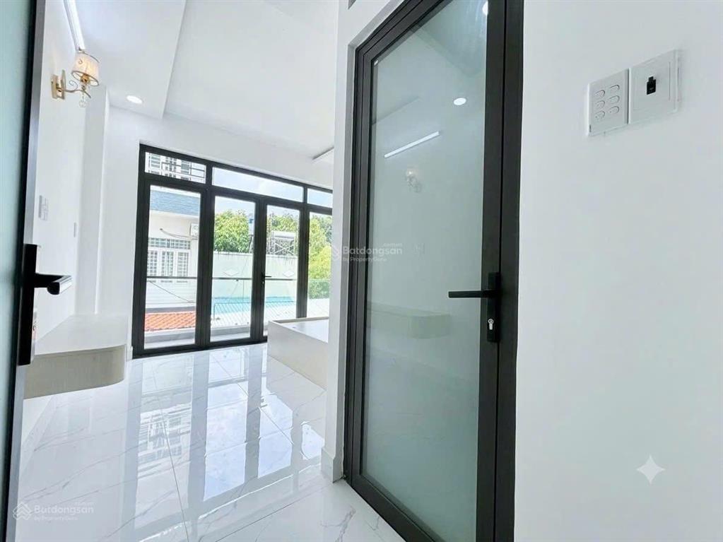 5,5 tỷ ngộp bán gấp 4,7 tỷ  4 tầng  cho thuê 12tr  đường ôtô  gần vinhome grand park q9