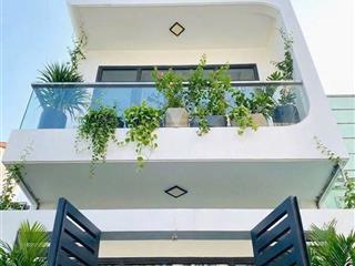 5,5 tỷ ngộp bán gấp 4,7 tỷ  4 tầng  cho thuê 12tr  đường ôtô  gần vinhome grand park q9