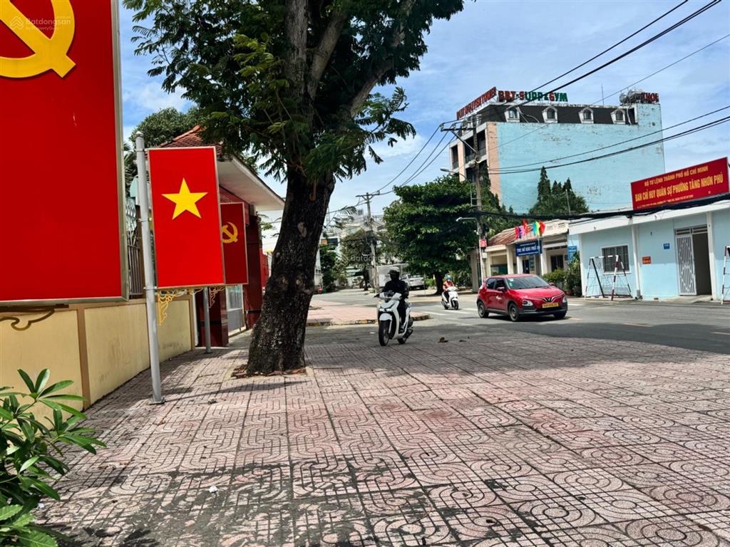 Cần bán nhà 1 trệt 2 lầu ngay uỷ ban phường hiệp phú q9 đường trương văn thành
