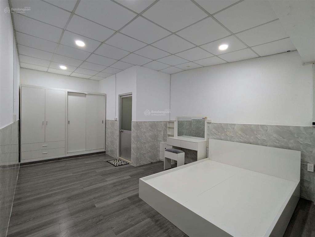 Bán nhà ngang 6,1m 130m2 mặt tiền 379 lê văn việt q9 giá sốc chỉ còn 8,8 tỷ (giảm từ 12 tỷ)