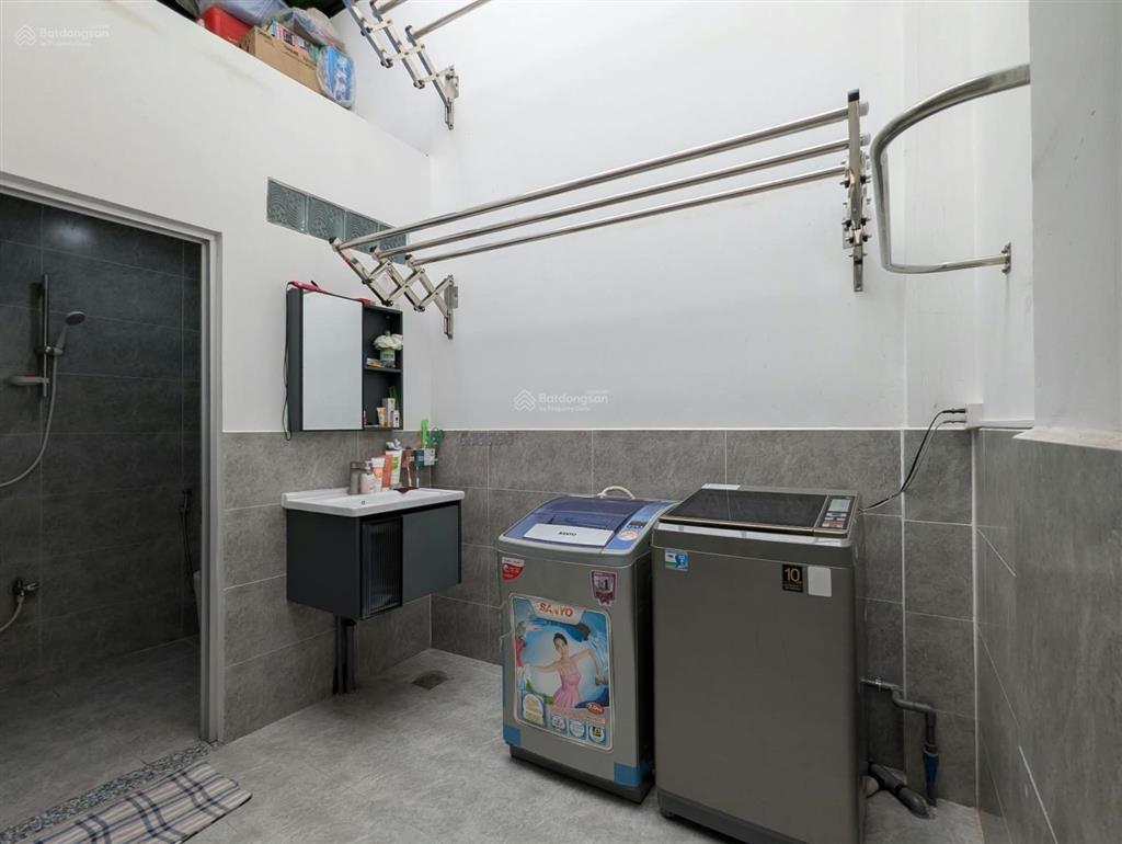 Bán nhà ngang 6,1m 130m2 mặt tiền 379 lê văn việt q9 giá sốc chỉ còn 8,8 tỷ (giảm từ 12 tỷ)