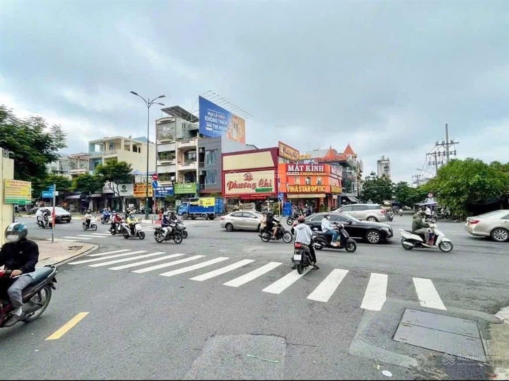 Bán nhà ngang 6,1m 130m2 mặt tiền 379 lê văn việt q9 giá sốc chỉ còn 8,8 tỷ (giảm từ 12 tỷ)
