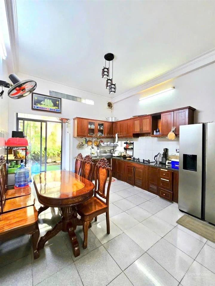 Bán nhà ngay man thiện 94m2 nhỉnh 6 tỷ cho thuê 15tr/tháng