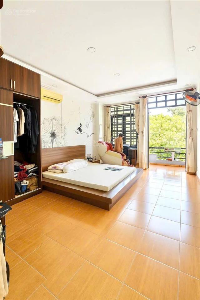 Bán nhà ngay man thiện 94m2 nhỉnh 6 tỷ cho thuê 15tr/tháng