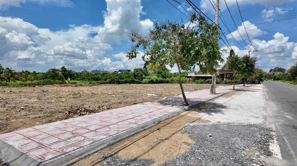 Bán đất mặt tiền kinh doanh đường hương lộ 7, ngay ngã 4 lớn  phường tân triều