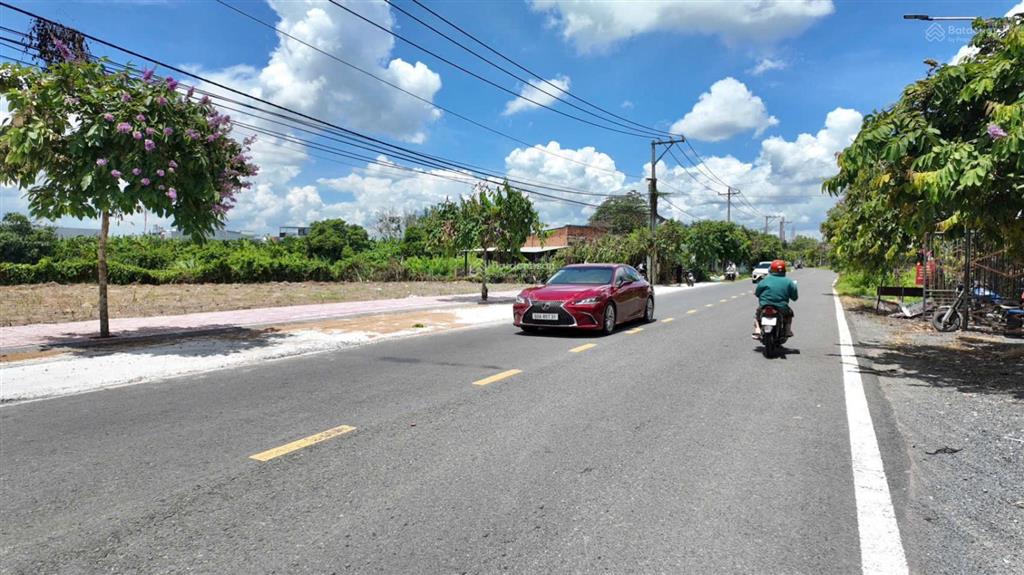 Bán đất mặt tiền kinh doanh đường hương lộ 7, ngay ngã 4 lớn  phường tân triều