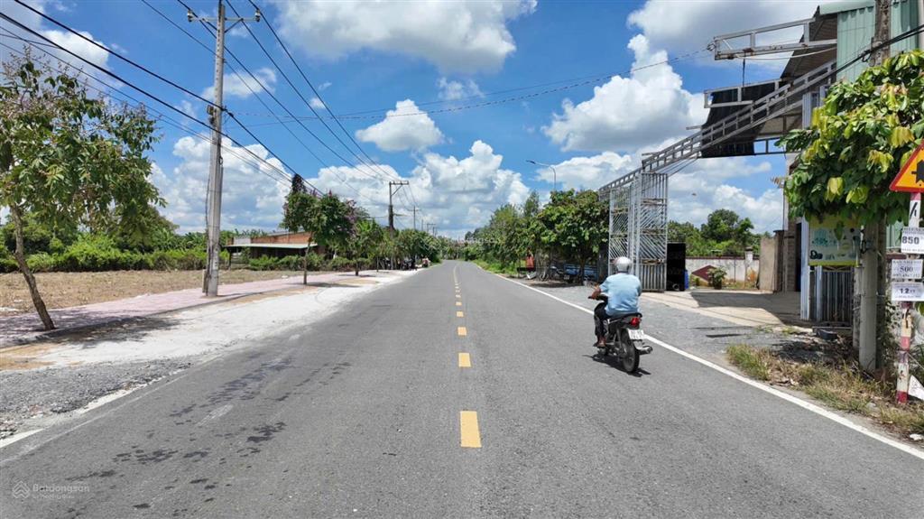 Bán đất mặt tiền kinh doanh đường hương lộ 7, ngay ngã 4 lớn  phường tân triều