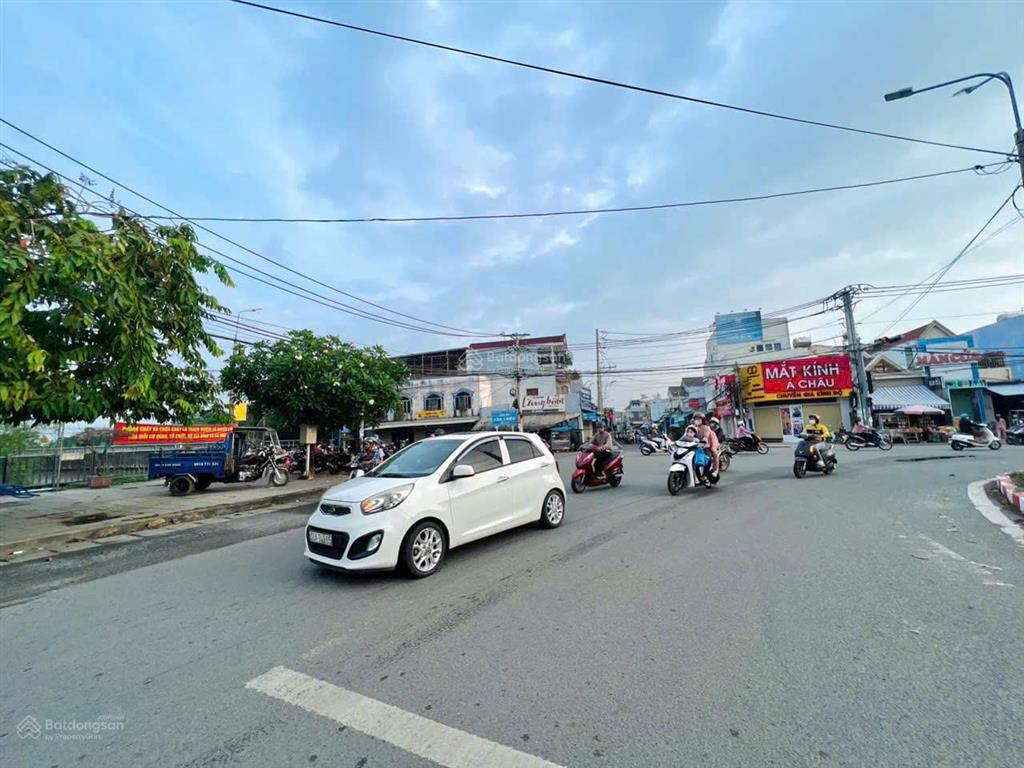 Bán đất mặt tiền kinh doanh đường hương lộ 7, ngay ngã 4 lớn  phường tân triều