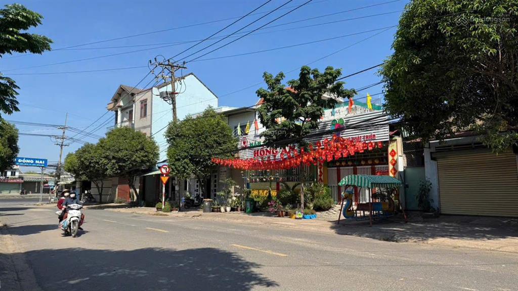 Bán đất ngay sân golf long thành p. phước tân đường nhựa 6m  khu vực cao ráo không ngập