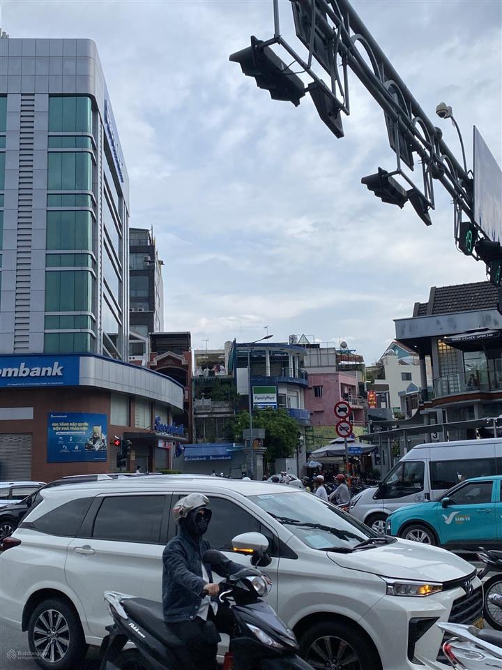 Toà nhà văn phòng nguyễn văn trỗi,phú nhuận. dt 5.5 x 12m, 8 tầng. hđt 80tr/th. giá 28 tỷ