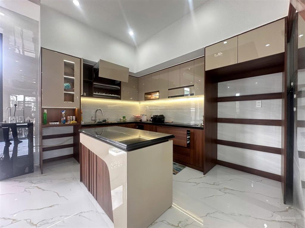 Bán villa gần đại học fpt tiềm năng đầu tư, khai thác cho thuê cao