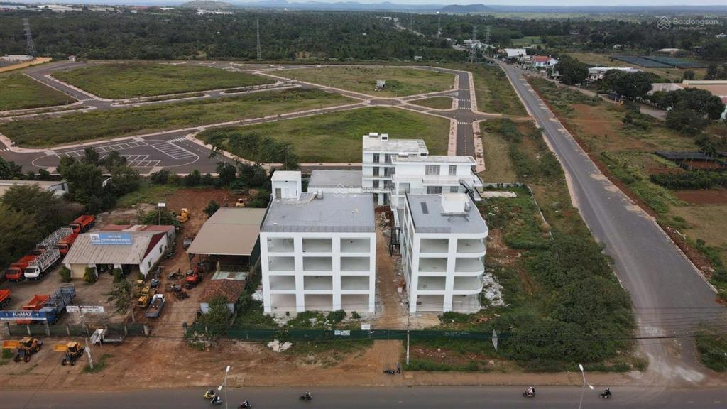 Cần bán 5000m2 đất tmdv đã có sẵn 7100m2 sàn