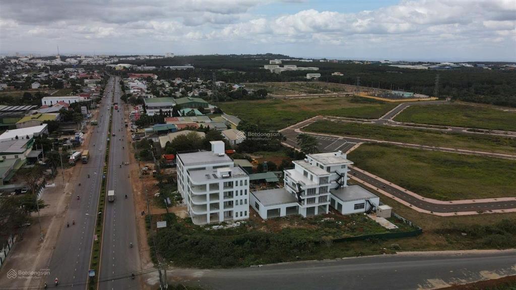 Cần bán 5000m2 đất tmdv đã có sẵn 7100m2 sàn