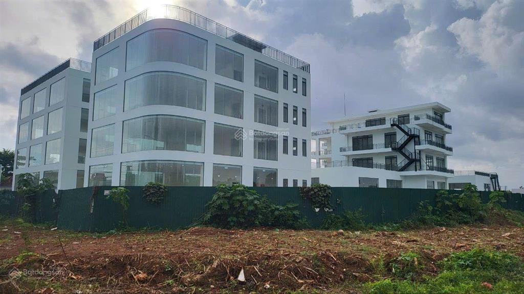 Cho thuê toà nhà văn phòng mặt tiền đường nguyễn văn linh ql14 tp. bmt đắk lắk
