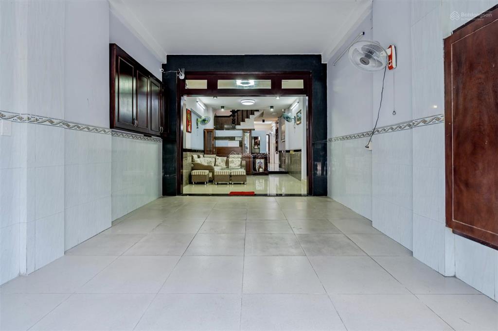 Phòng 35m2  trong nhà phố kdc nam long phú thuận  5tr