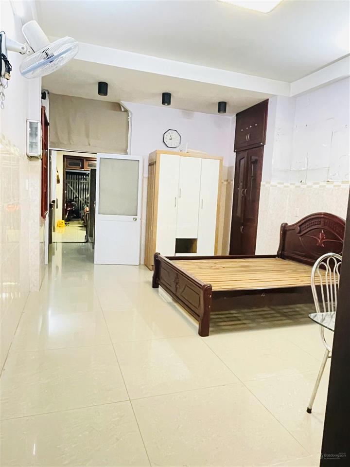 Phòng 35m2  trong nhà phố kdc nam long phú thuận  5tr