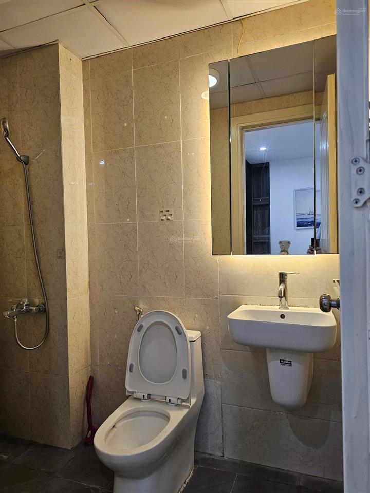 Tôi cần bán nhanh căn góc 67m2, 2 ngủ, tòa the vesta, sổ đỏ, giá 4.x tỷ,  0869 478 ***