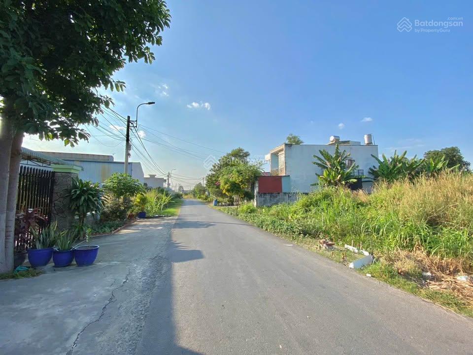 Tin vip bán lô đất mặt tiền kinh doanh sát cầu vượt củ chi, 110m2, shr, giá chỉ 1 tỷ